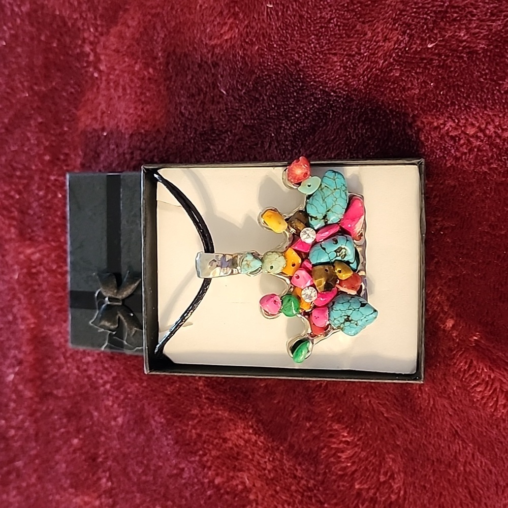 Choker style necklace